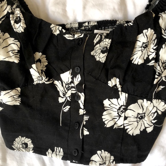 F21 Crop Floral Top - Picture 3 of 4